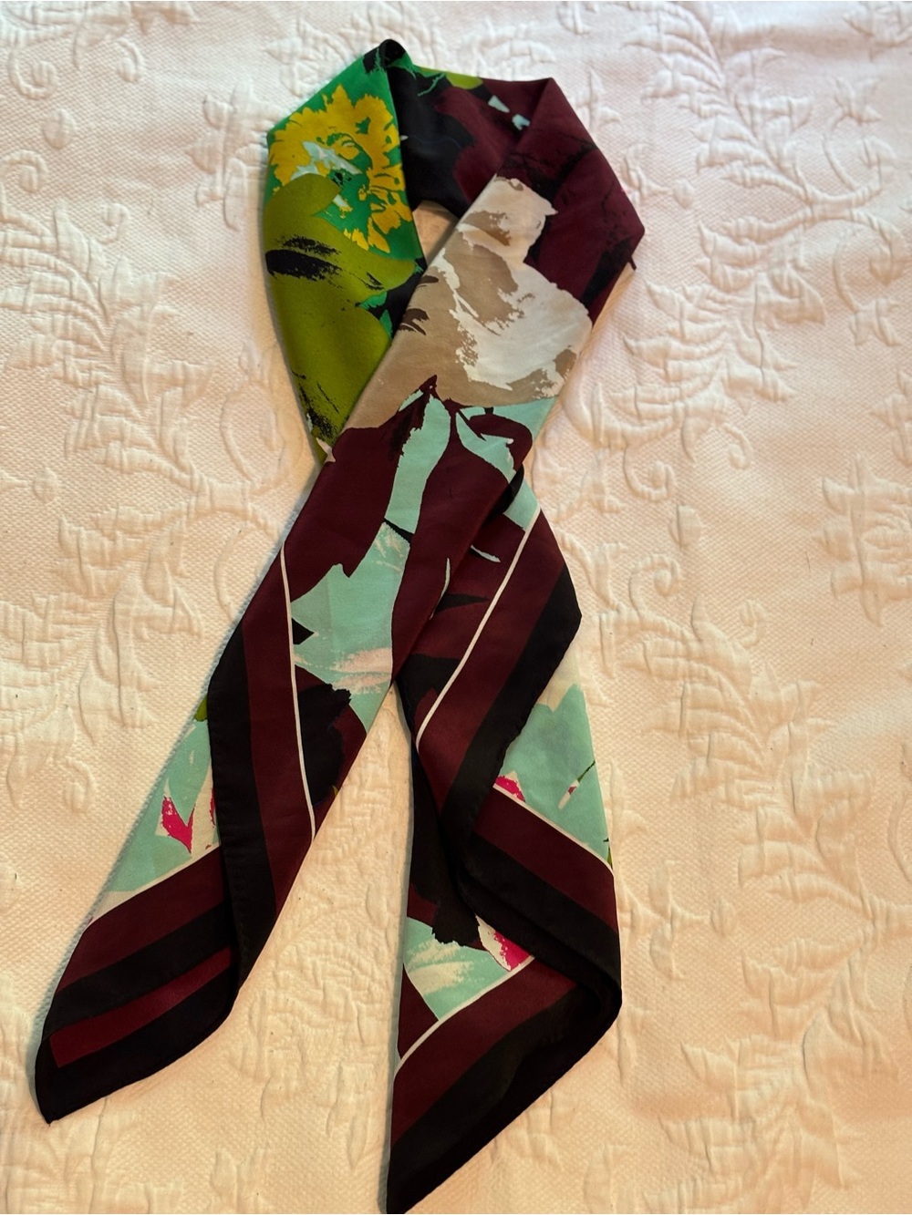 Vintage Tina Turk 20th Anniversary Holiday 2015 floral scarf. No snags or tears